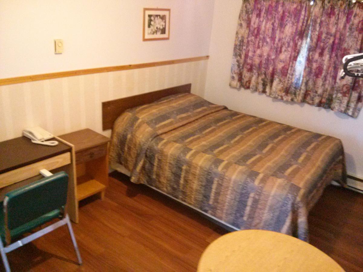 Moosomin Motel Exterior photo