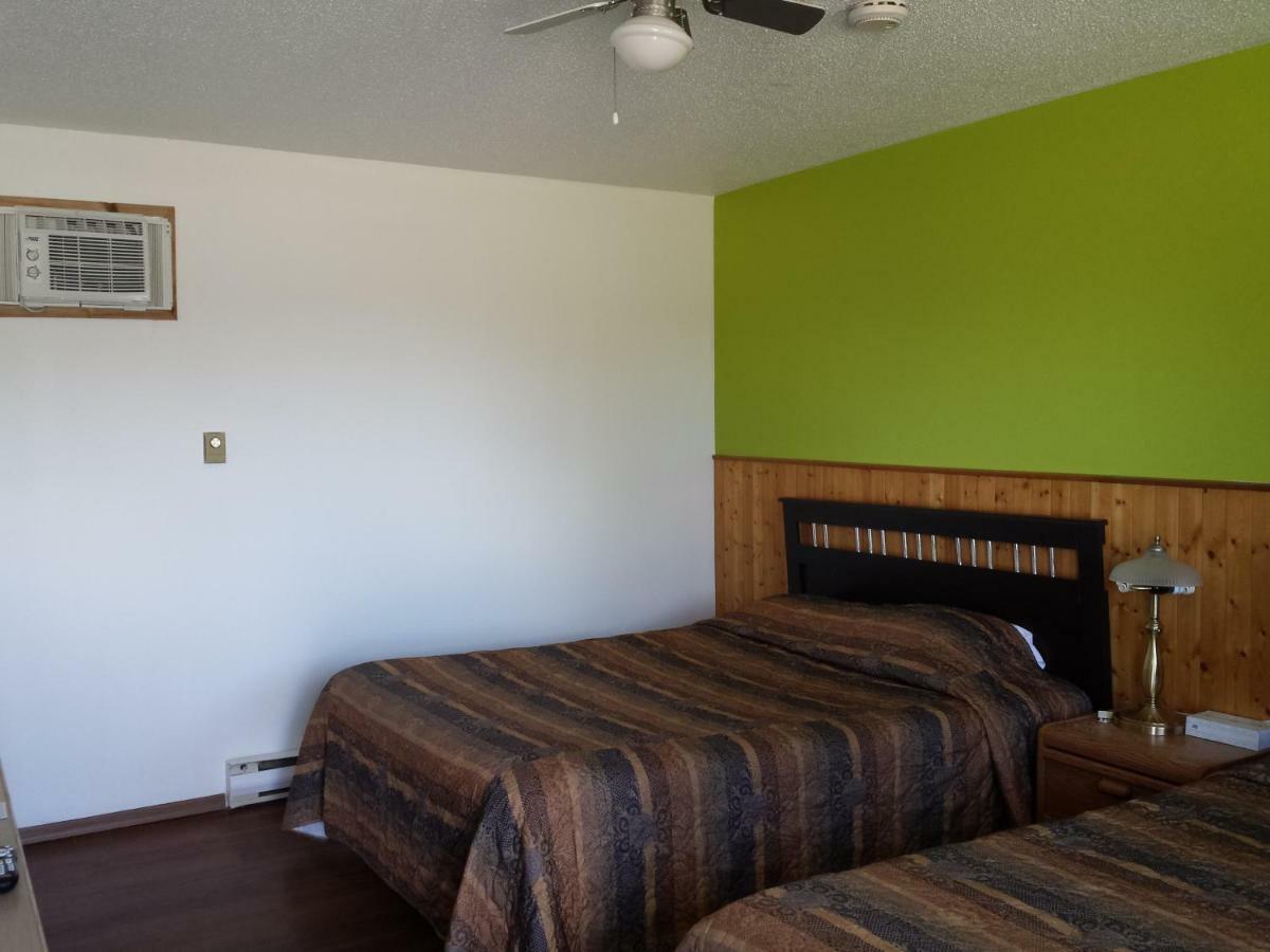 Moosomin Motel Exterior photo
